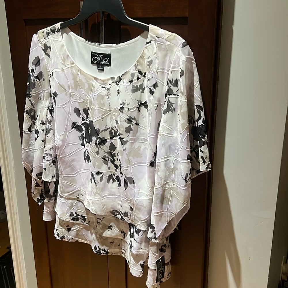 Black & white textured layered evening top by Alex evening 3X . New with tags